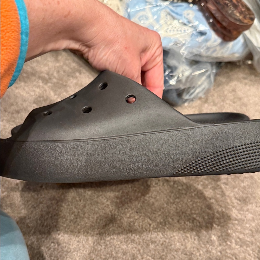 CROCS Classic Black Slide Sandals - Picture 5 of 7
